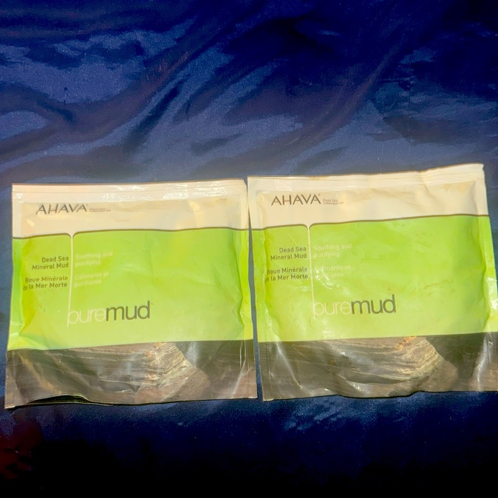 AHAVA Pure Dead Sea Mud Pack with Green and Gray Design